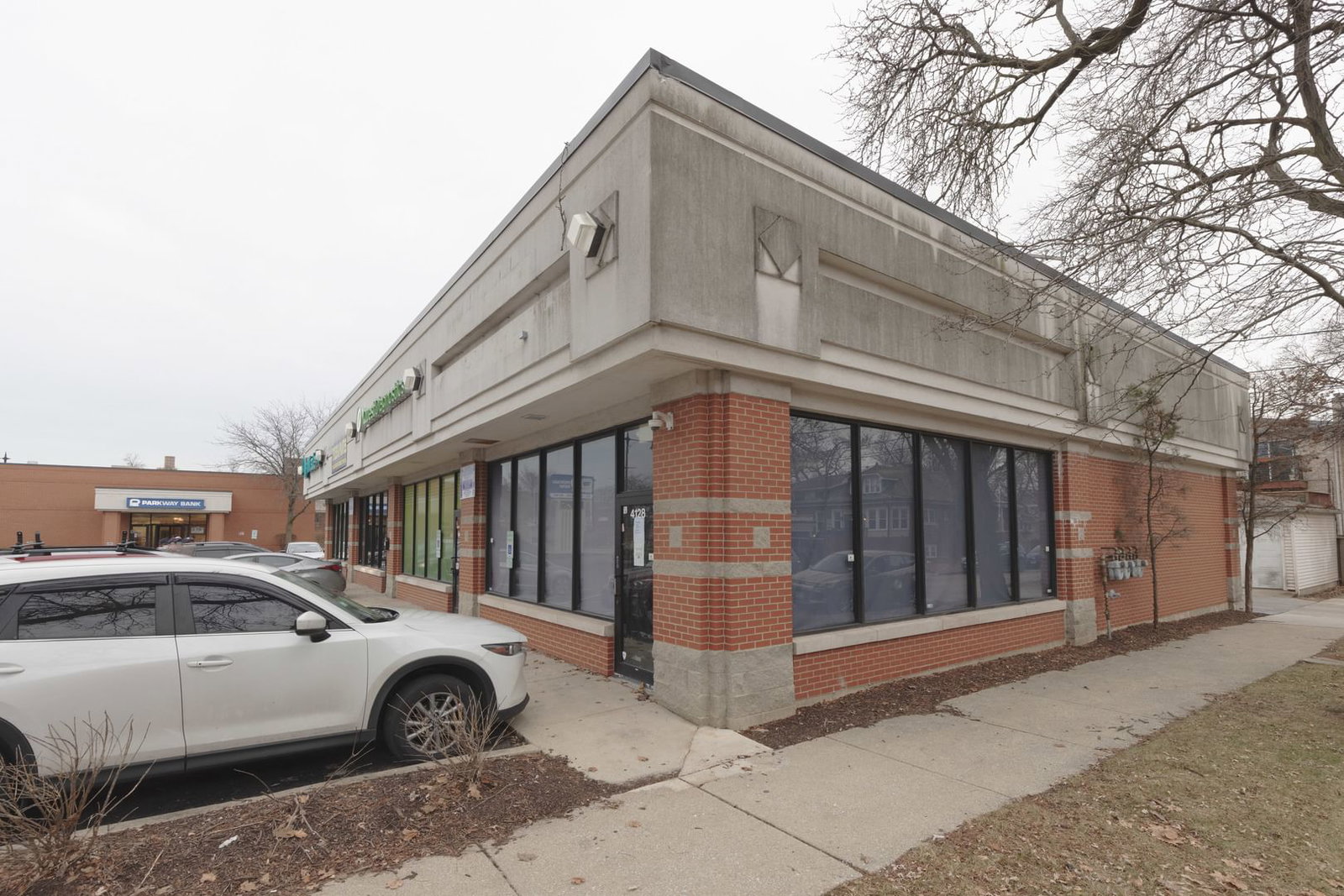 4128 N Milwaukee Avenue, Chicago, IL 60641 — exterior view