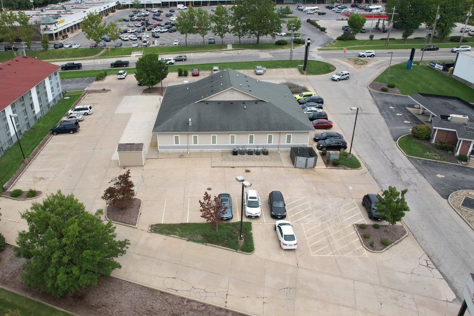 3131 N Water Street, Decatur, IL 62526 — exterior view