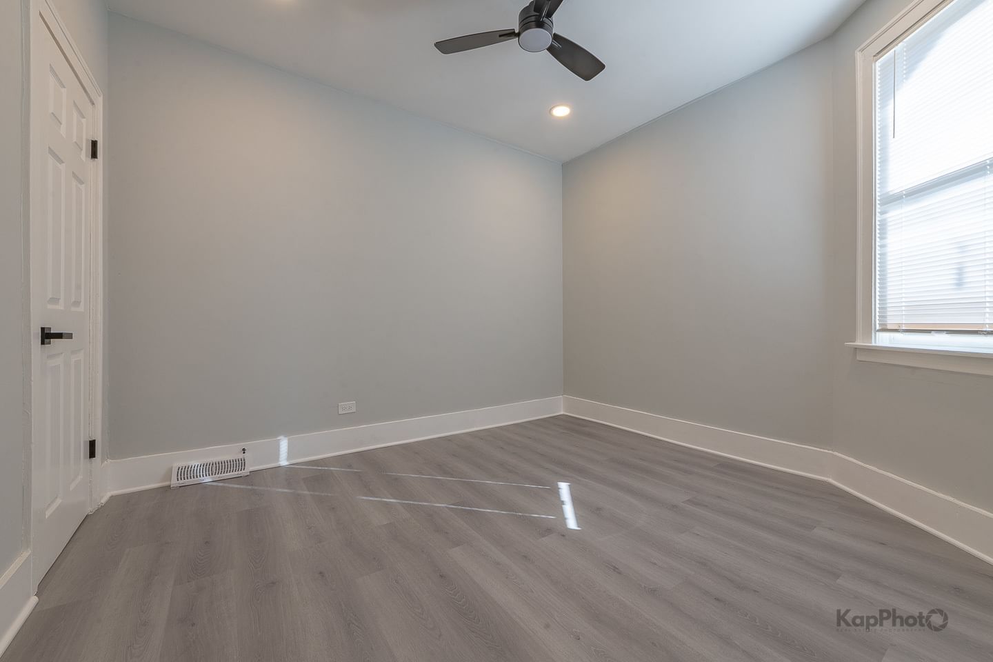 Listing photograph 18 of 6259 Peterson