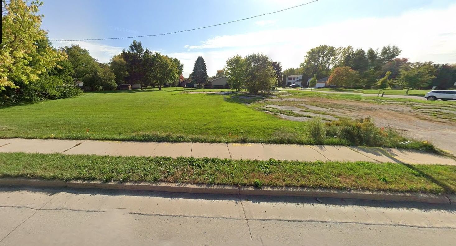 5101 W Elm Street, McHenry, IL 60050 — all view