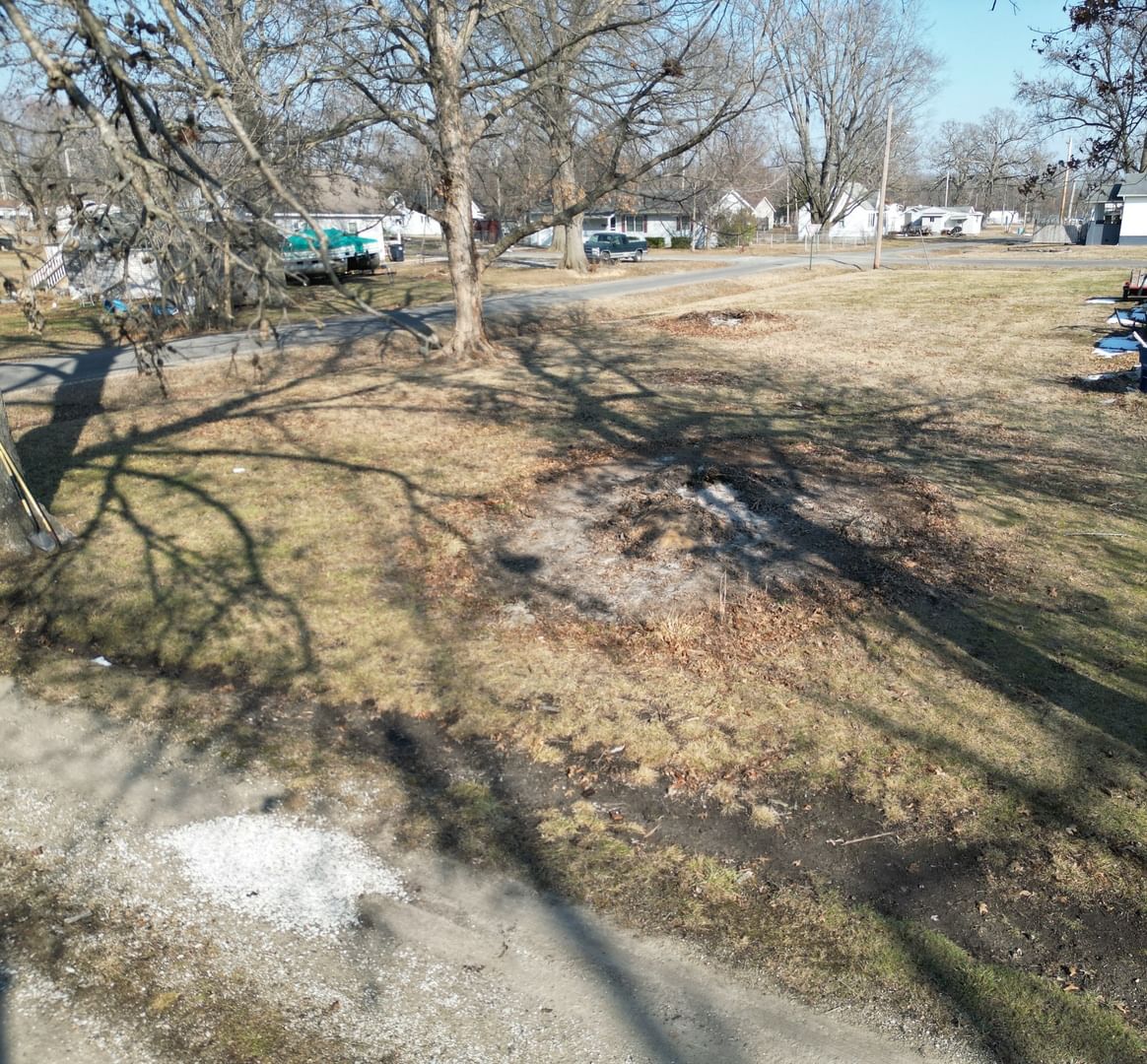 625 N Marion Avenue, Salem, IL 62881 — bedrooms view
