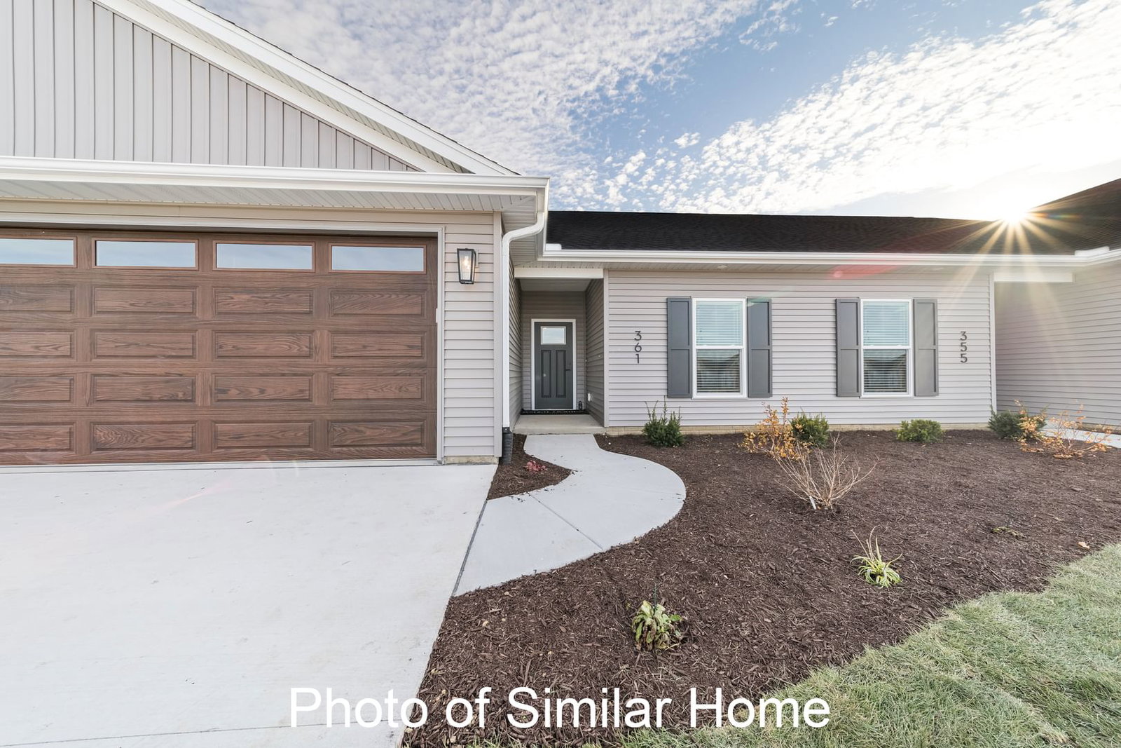 449 N 2ND Avenue, Eldridge, IA 52748 — exterior view