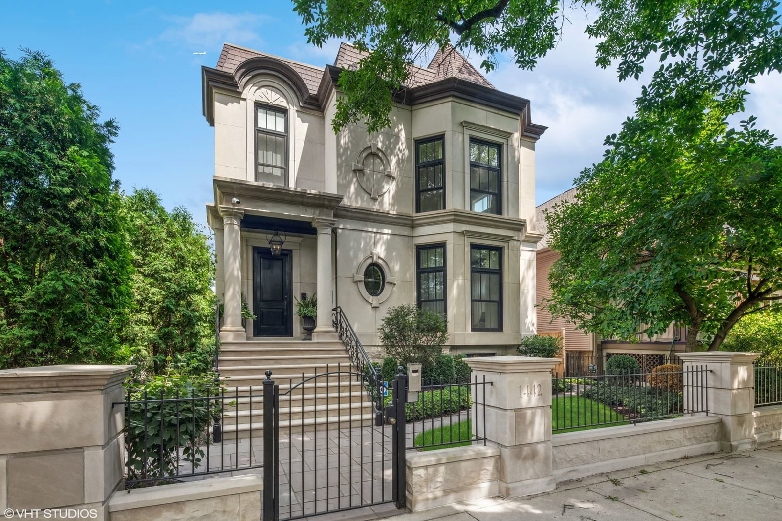 1442 W Berteau Avenue, Chicago, IL 60613 — exterior view