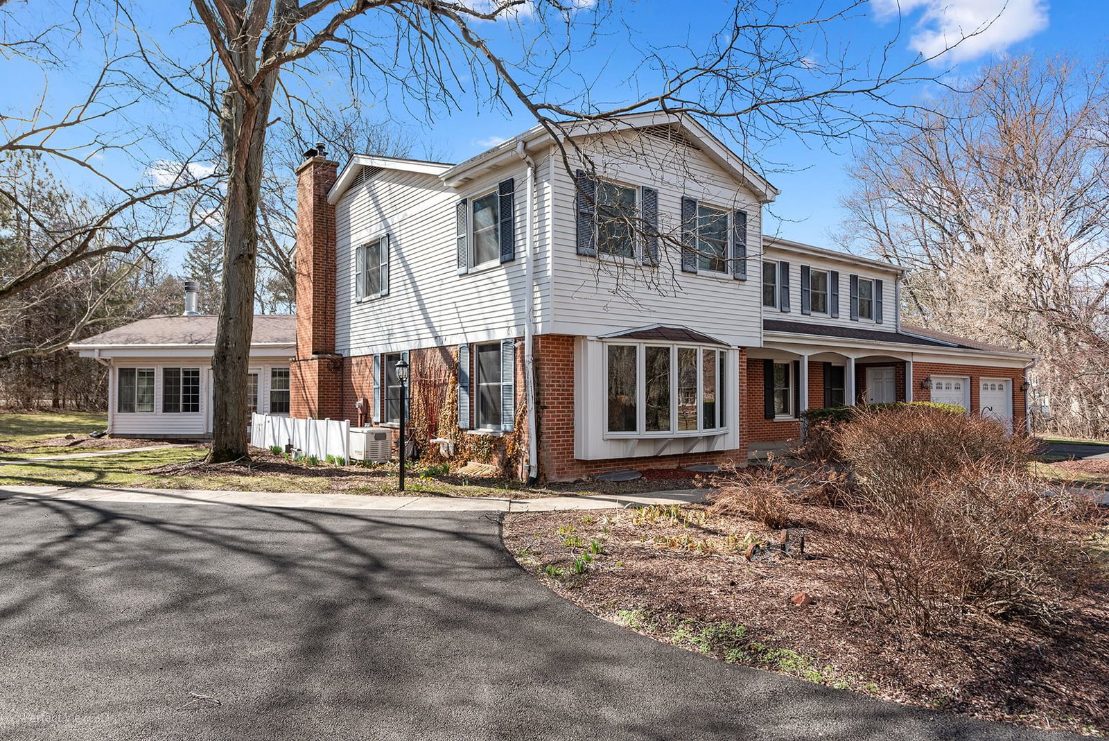 32W050 Cedar Lane, Wayne, IL 60184 — exterior view