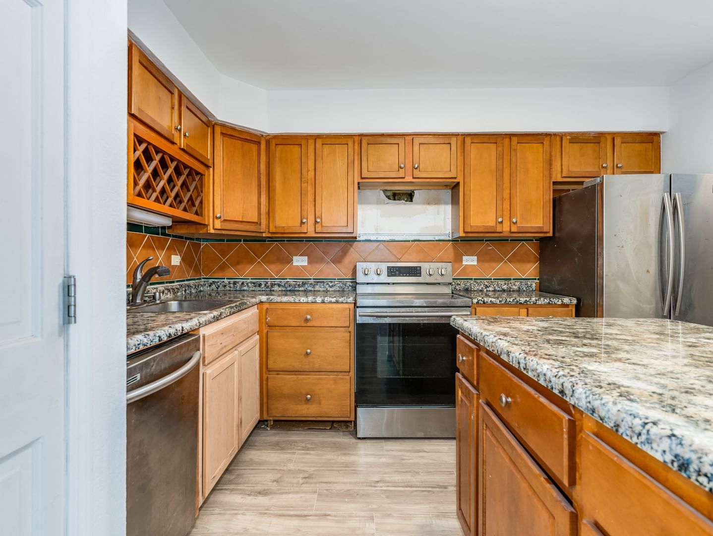 555 Monroe Road, Bolingbrook, IL 60440 — living view