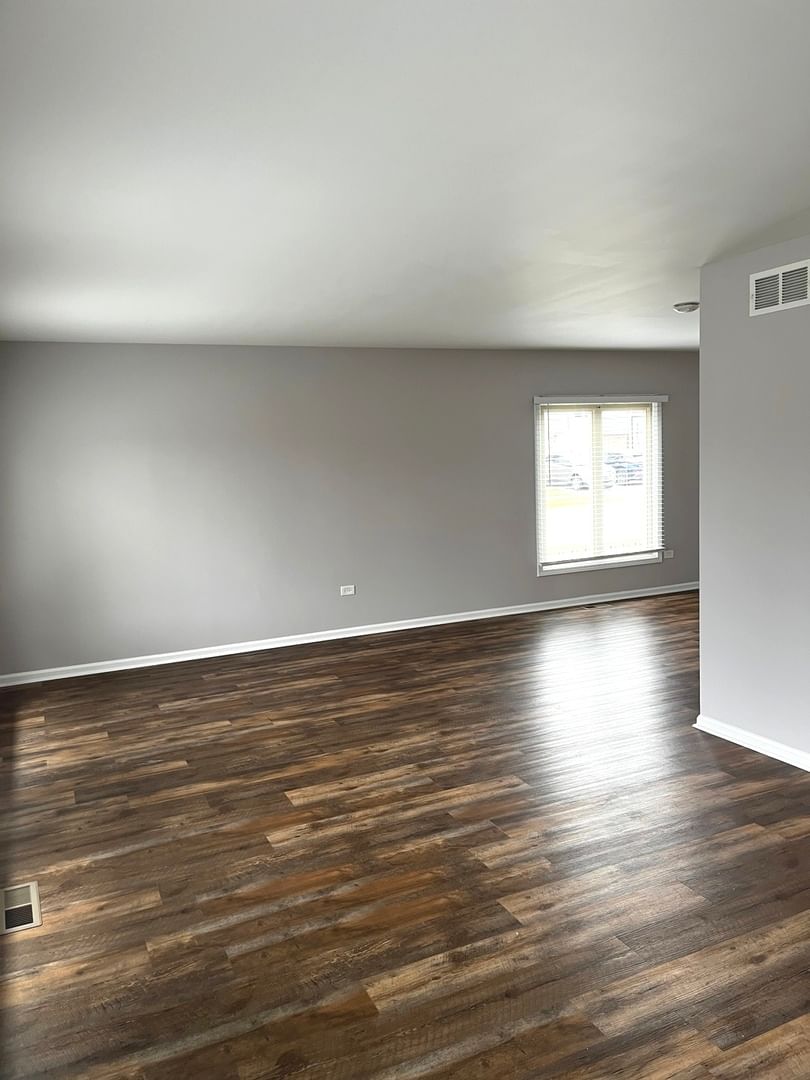 538 Blackstone Avenue, Glenwood, IL 60425 — exterior view