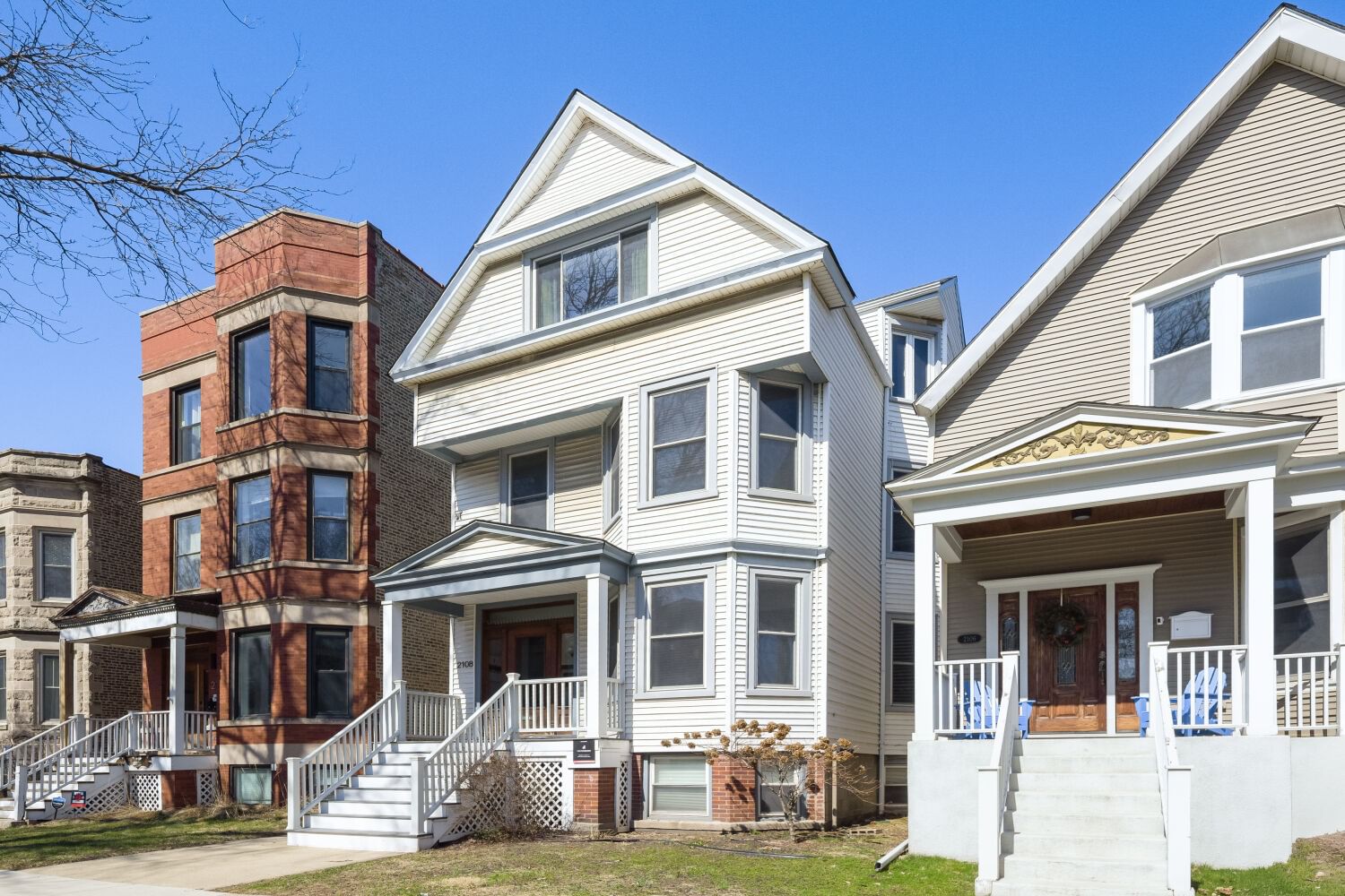 2108 W Addison Street, Chicago, IL 60618 — exterior view