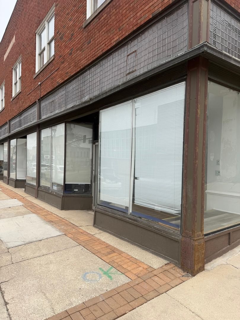 82-84 S Broadway , Aurora, IL 60505 — exterior view