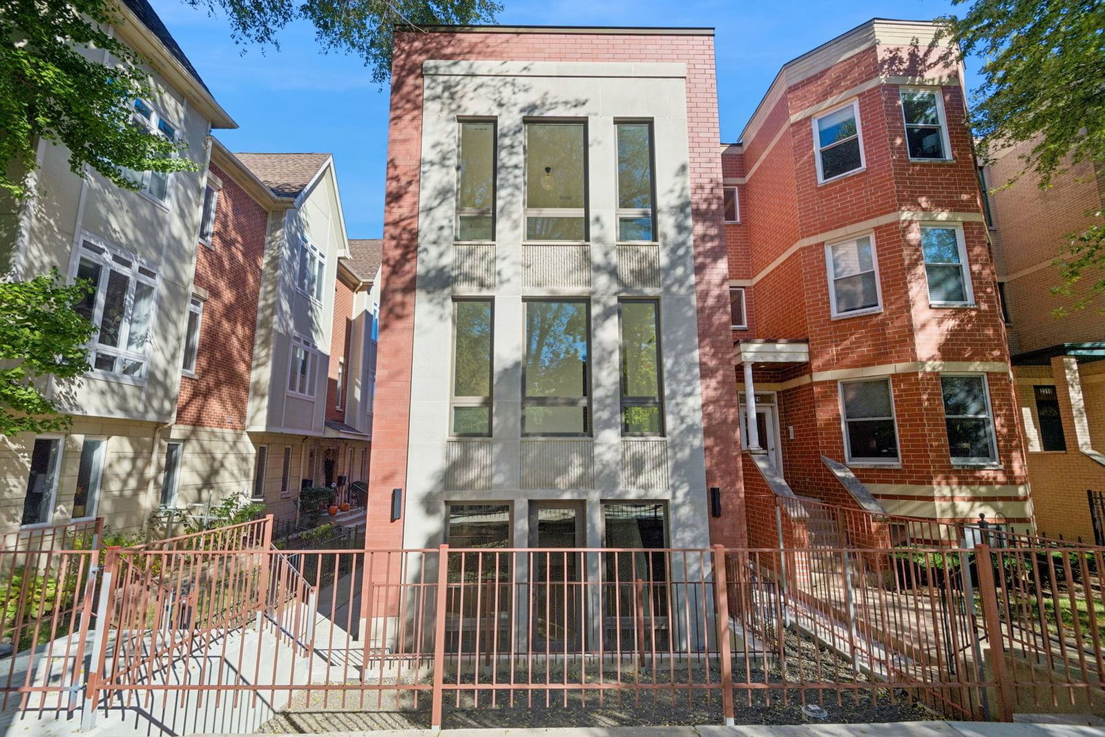 2323 N Lister Avenue #2, Chicago, IL 60614 — exterior view