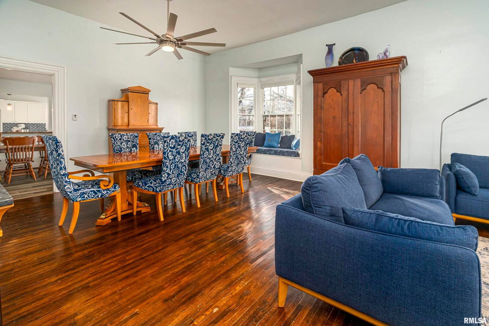 509 W MAIN Street, Carbondale, IL 62901 — kitchen view
