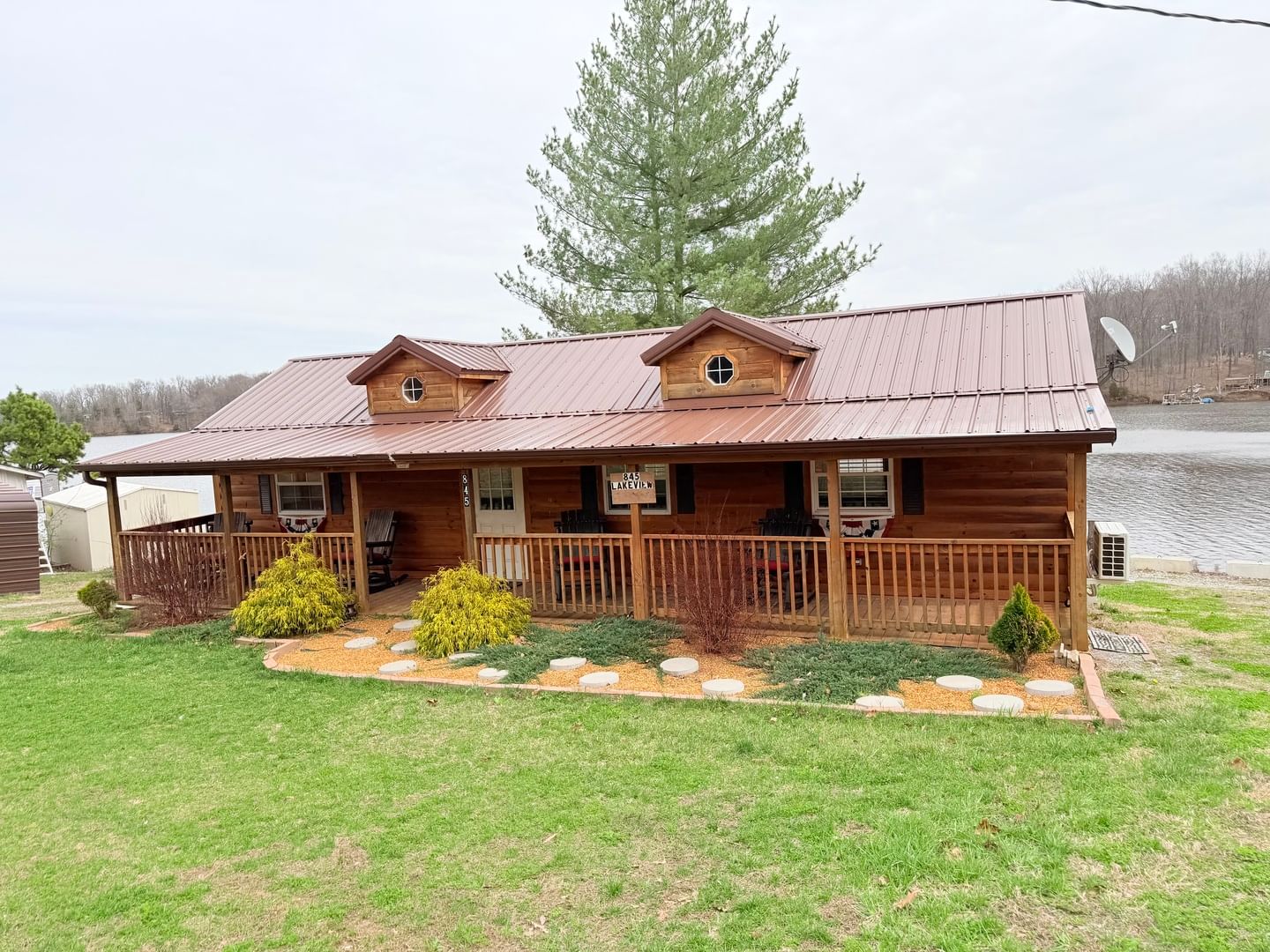 845 Lakeview Road, Galatia, IL 62935 — exterior view