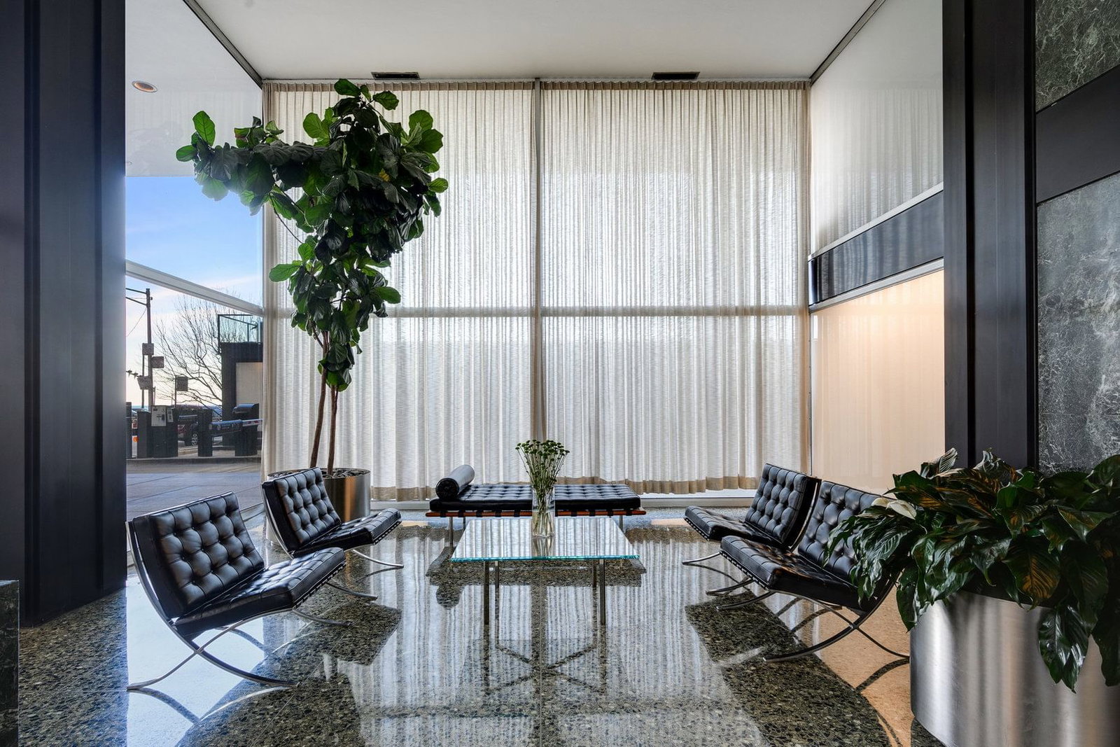 910 N LAKE SHORE Drive #2819, Chicago, IL 60611 — exterior view