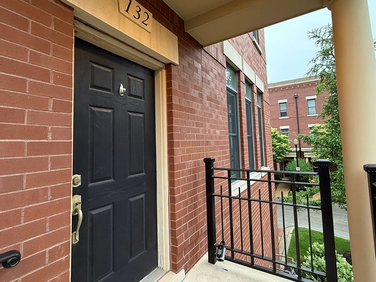 132 Dawson Drive, Elgin, IL 60120 — exterior view