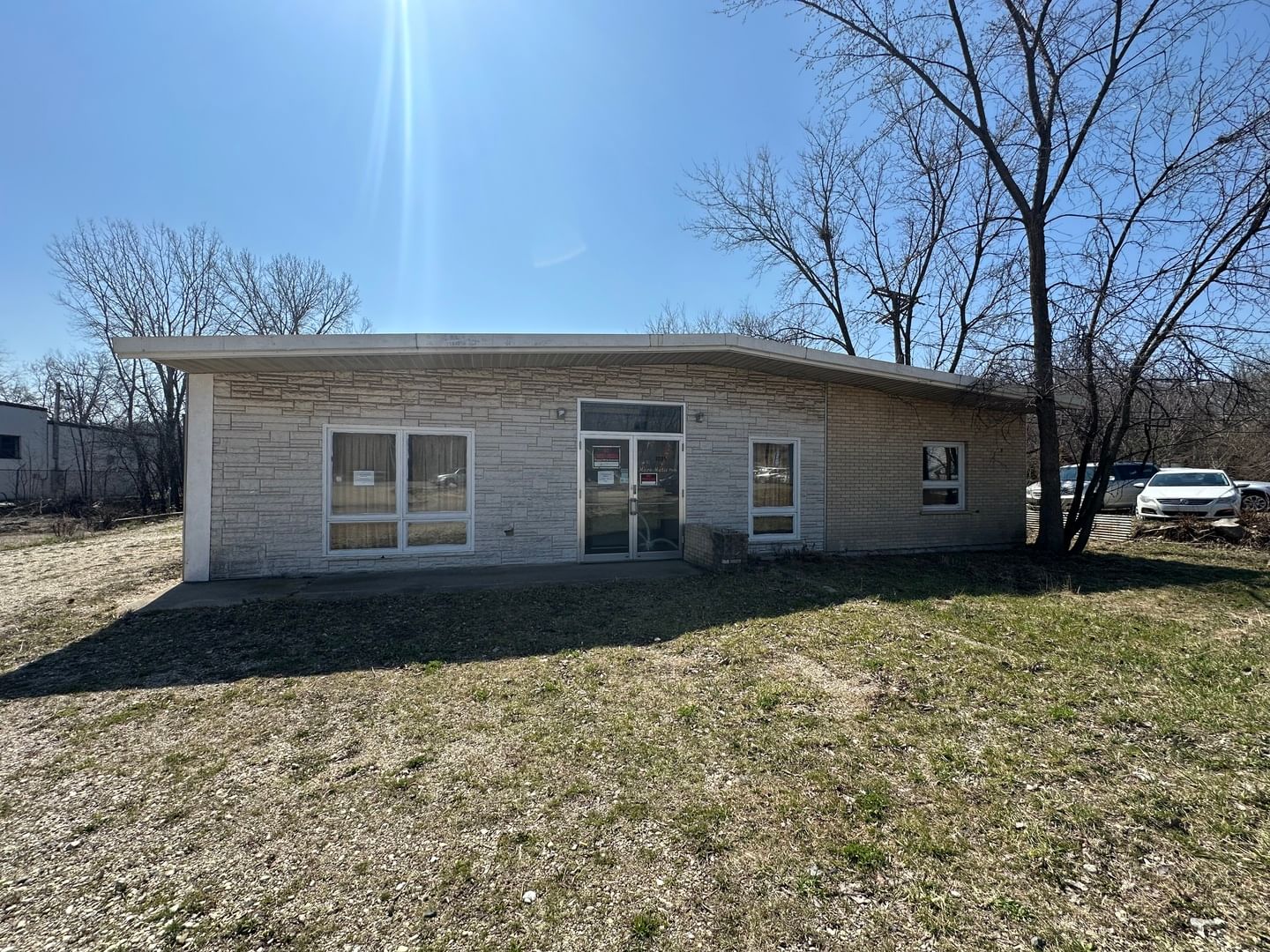 1035 W Algonquin Road, Algonquin, IL 60102 — exterior view