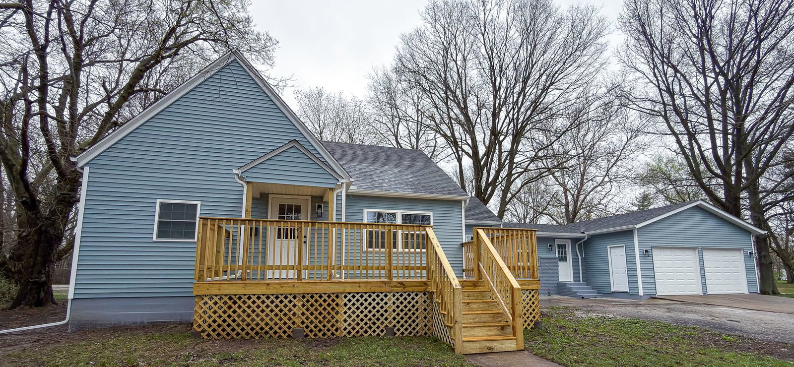 103 W 2nd Street, Broadlands, IL 61816 — exterior view