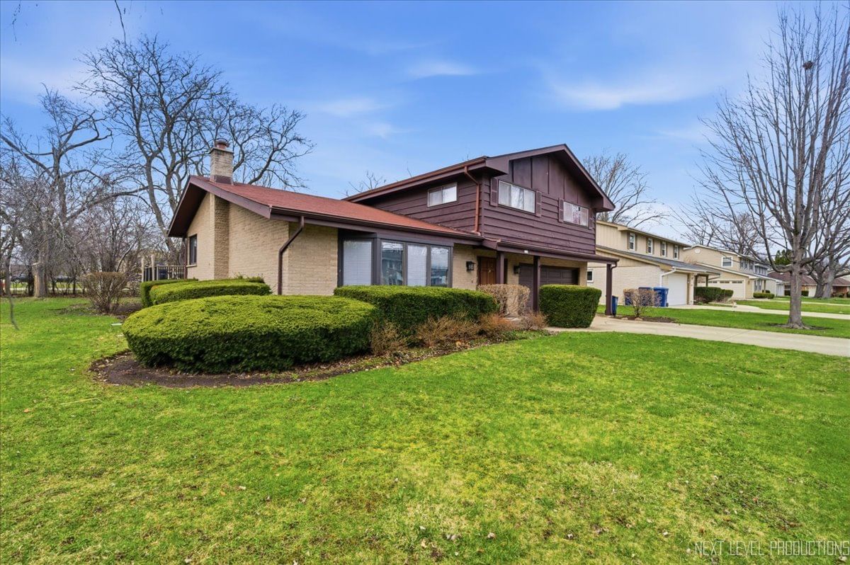 1708 Longvalley Drive, Northbrook, IL 60062 — exterior view
