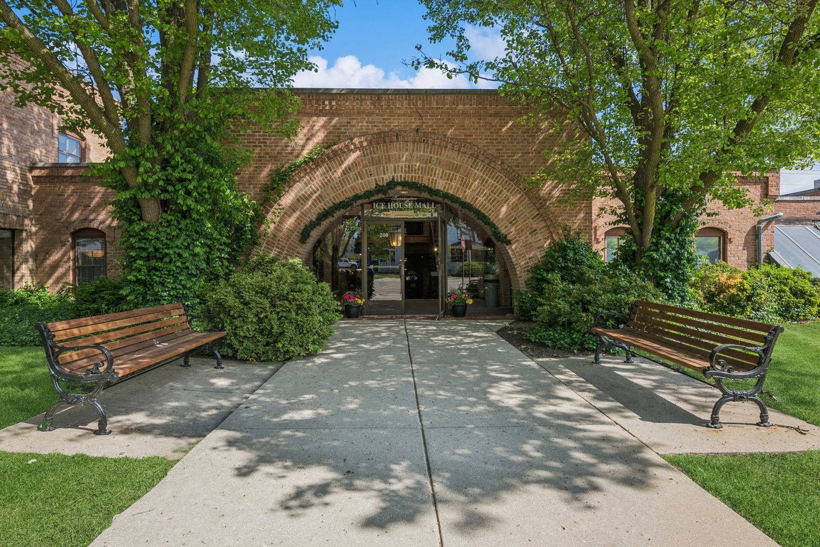200 Applebee Street, Barrington, IL 60010 — exterior view