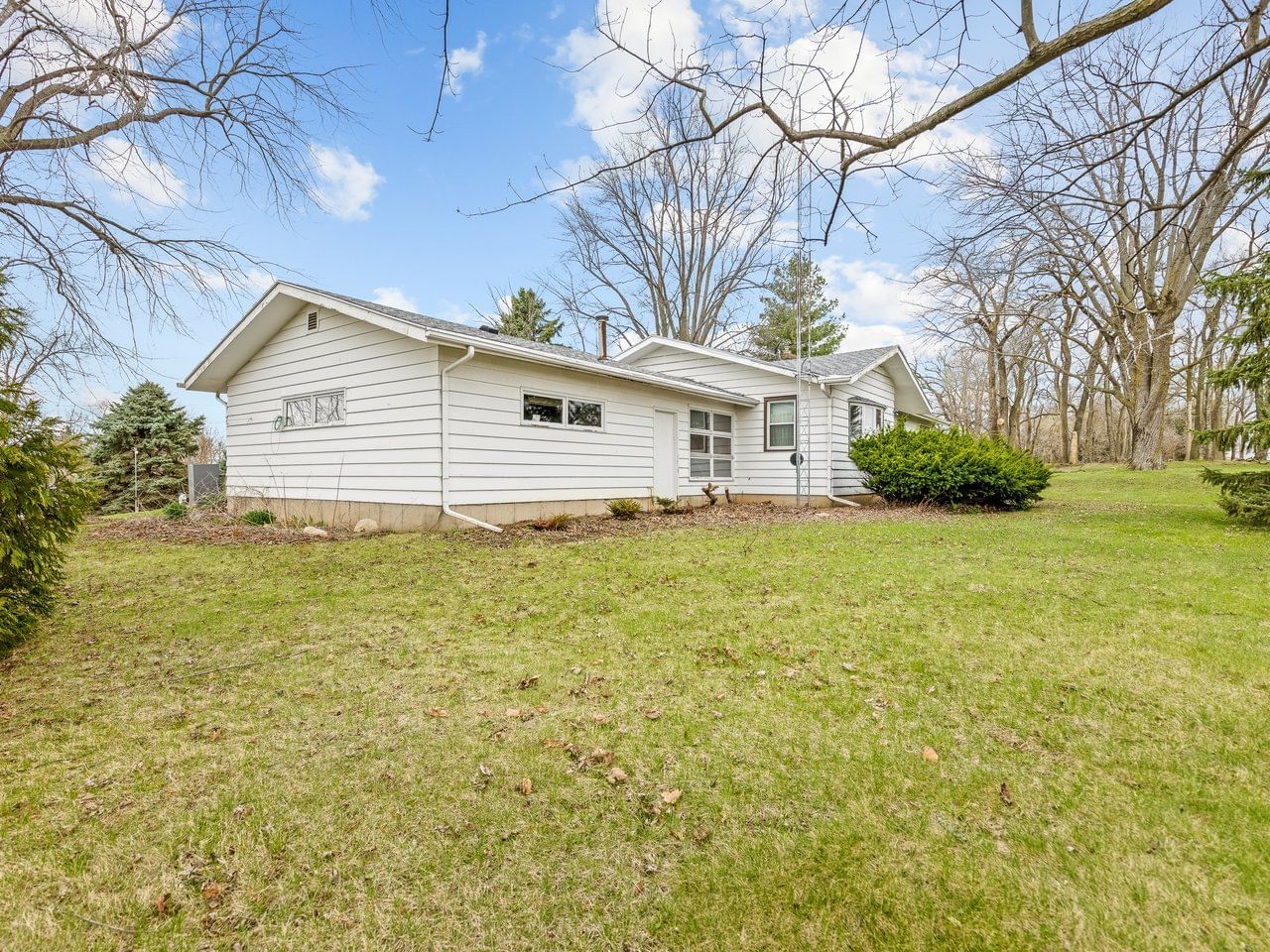 2280 Rock City Road, Ridott, IL 61067 — kitchen view
