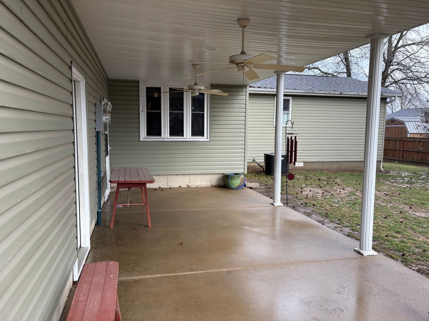 605 Oakdale Drive, Centralia, IL 62801 — exterior view