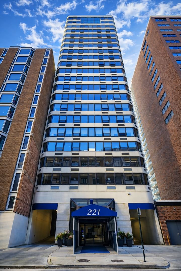 221 E Walton Place #17E, Chicago, IL 60611 — exterior front view