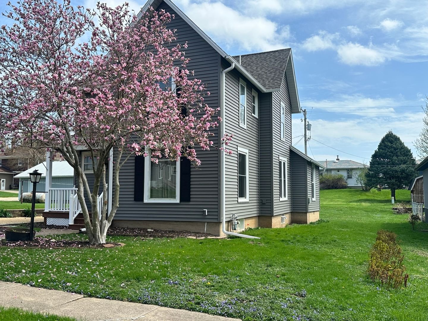 437 Harrison Street, Miles, IA 52064 — exterior view