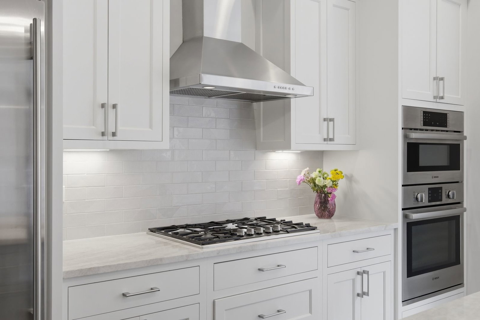 449 N Clinton Street, Chicago, IL 60654 — kitchen view