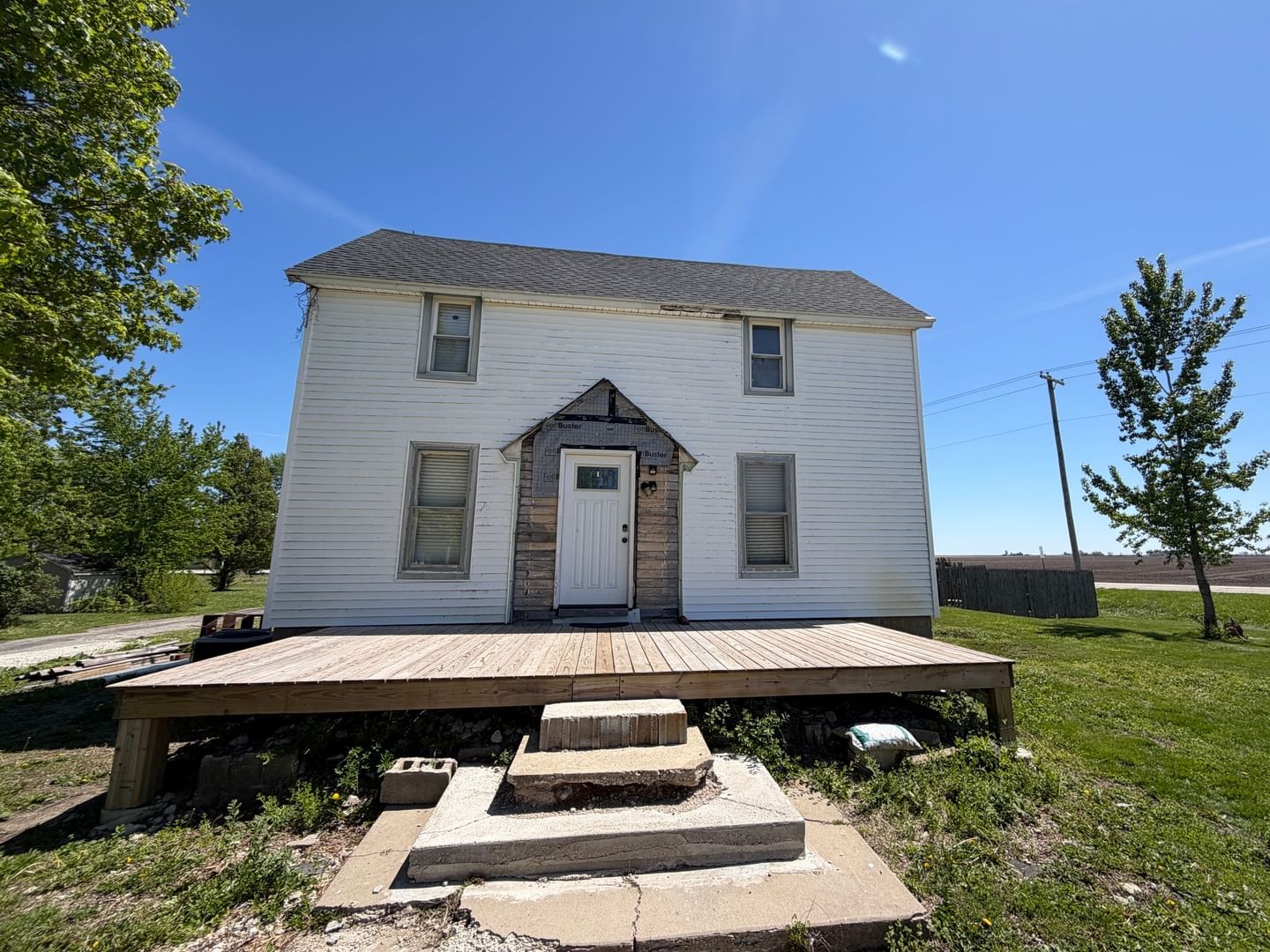 2 Missouri Street, Hindsboro, IL 61930 — exterior view