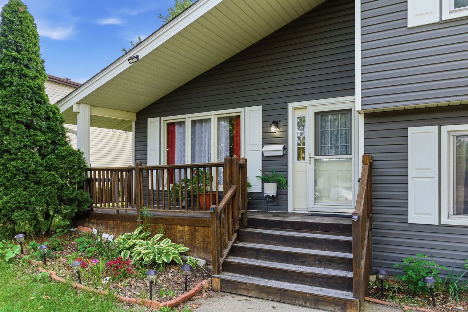 1240 Foxcroft Drive, Aurora, IL 60506 — exterior view