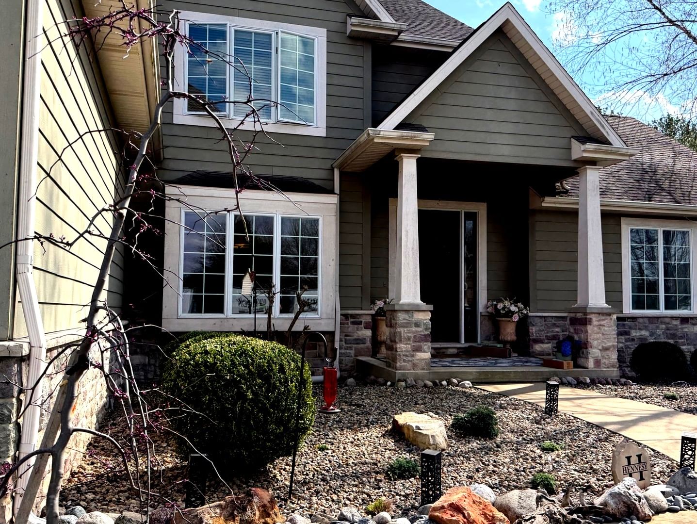 1809 N E West Lake Drive, Mahomet, IL 61853 — exterior view