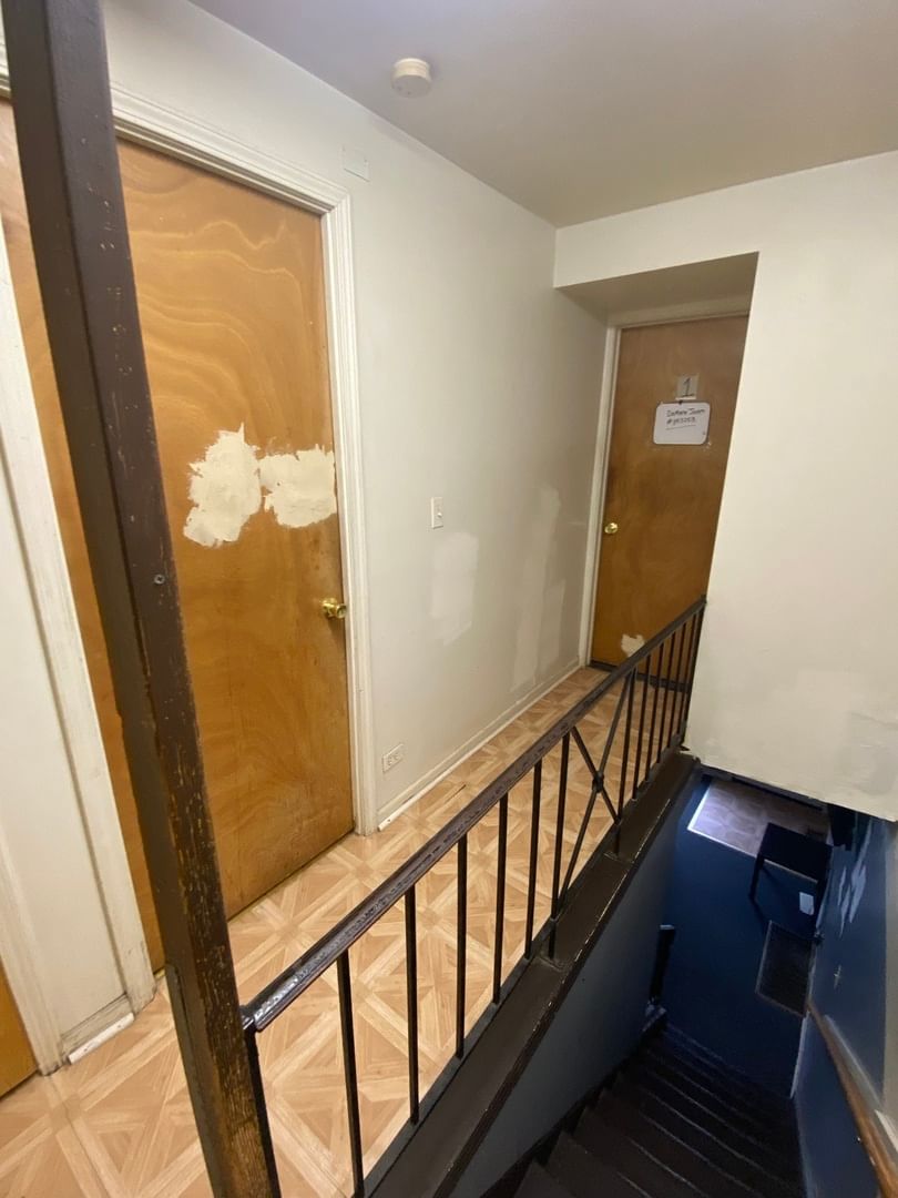 547 W 69th Street, Chicago, IL 60621 — living view
