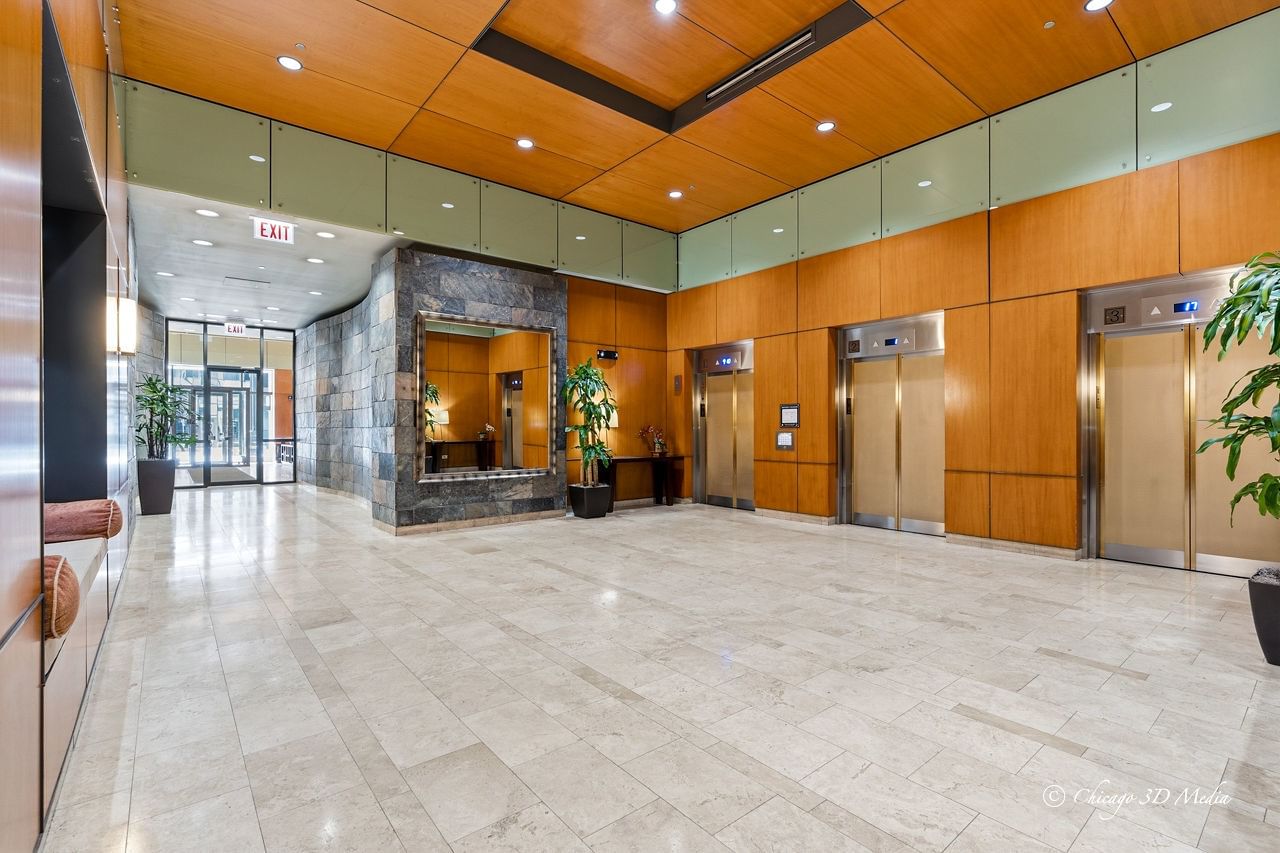 208 W WASHINGTON Street #1007, Chicago, IL 60606 — exterior view