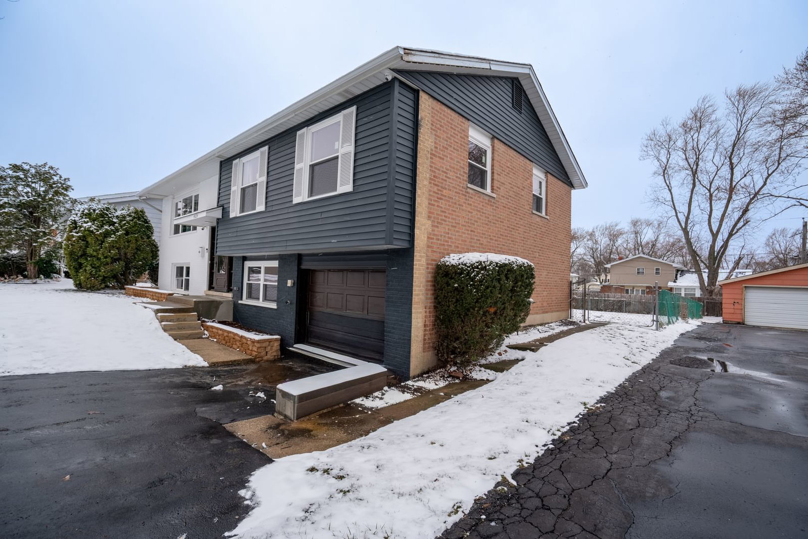 4624 177th Street, Country Club Hills, IL 60478 — exterior view