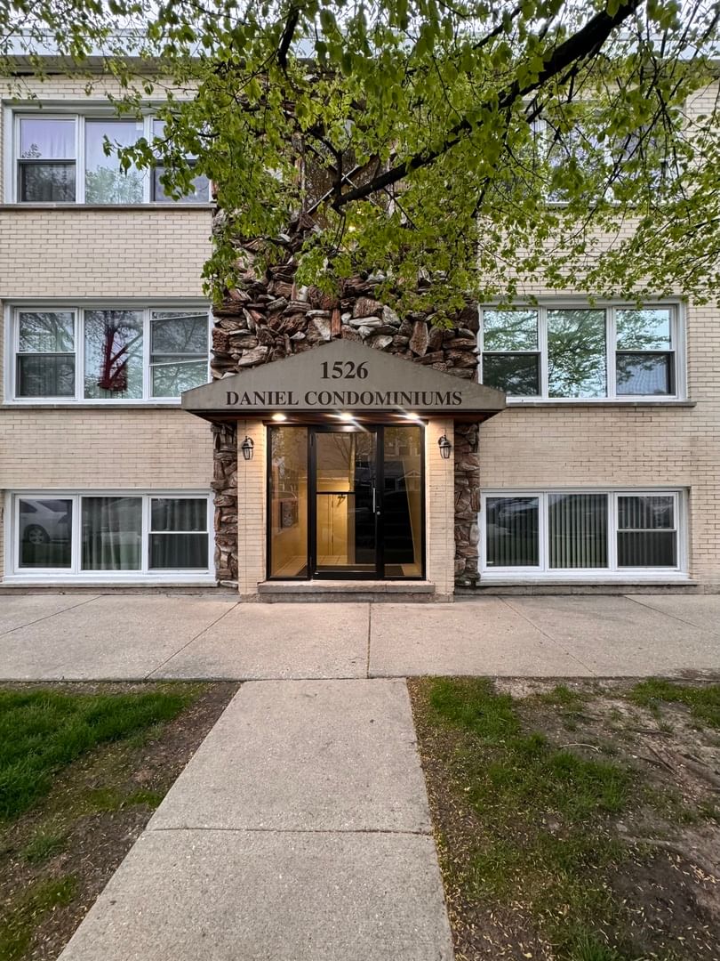 1526 S 51st Court #6, Cicero, IL 60804 — exterior view