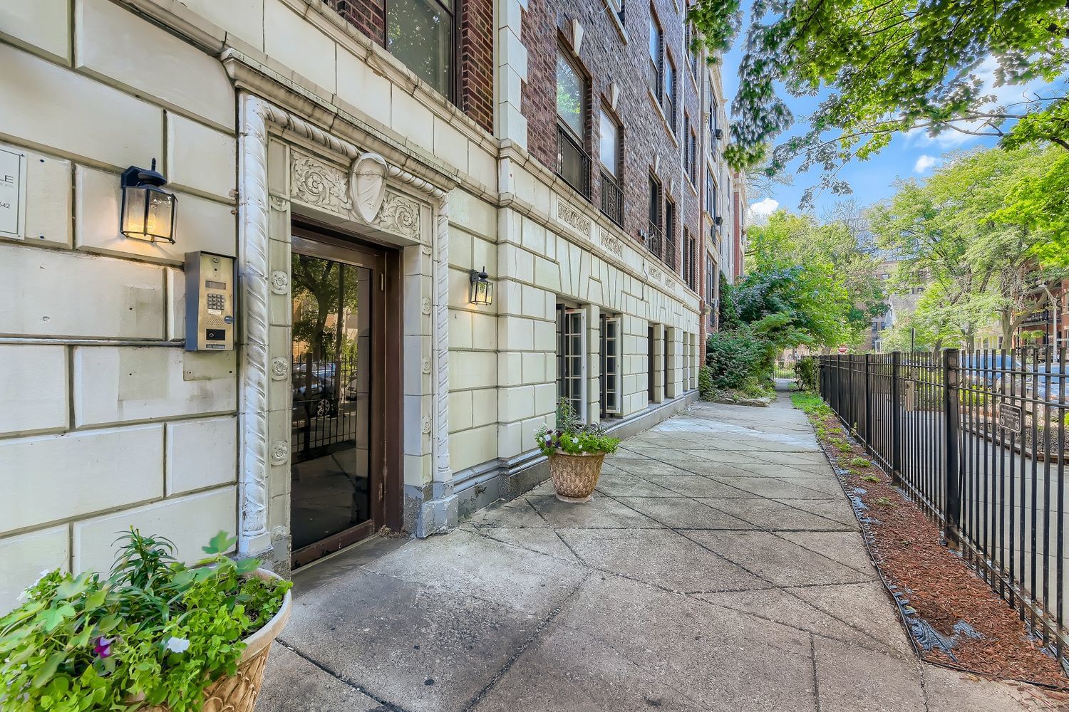 5135 S Kenwood Avenue #607, Chicago, IL 60615 — exterior view