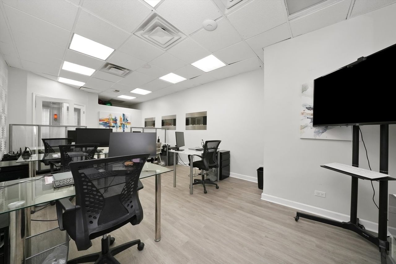 4854 W Addison Street, Chicago, IL 60641 — living view