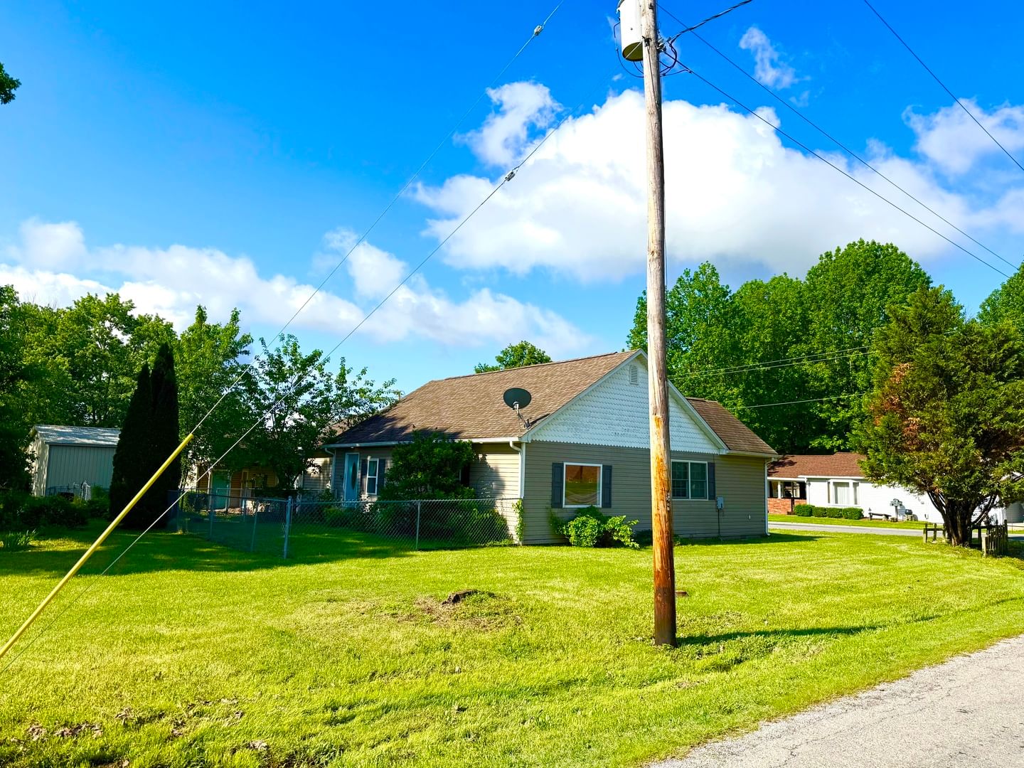 104 Mcneil , Energy, IL 62933 — exterior view