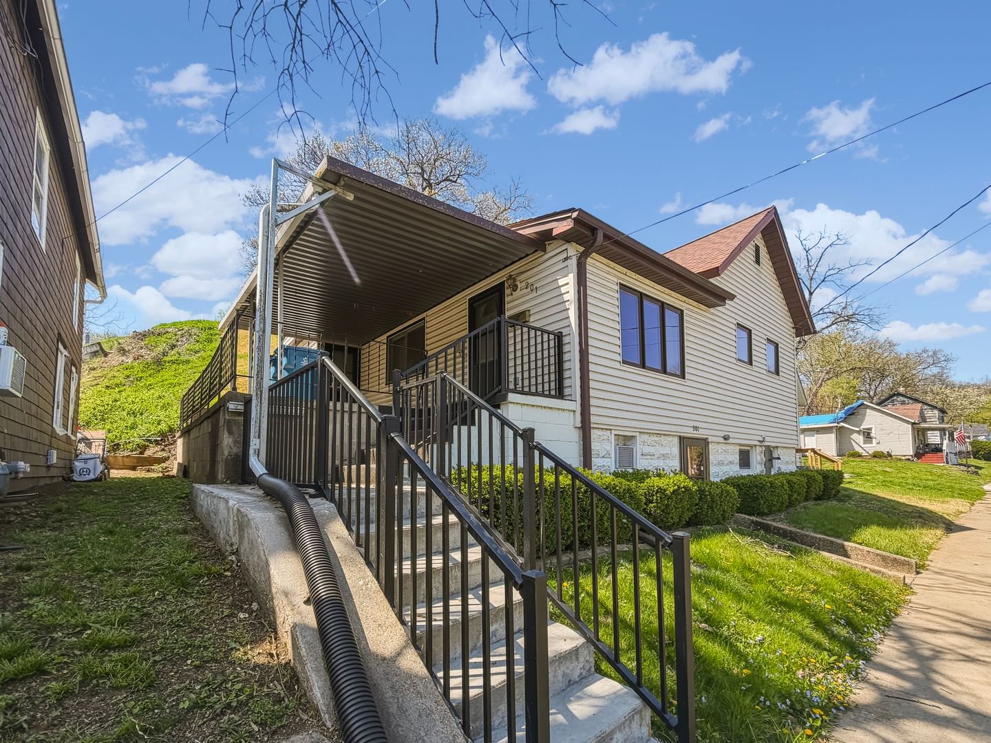 201 Diagonal Street, Savanna, IL 61074 — exterior view