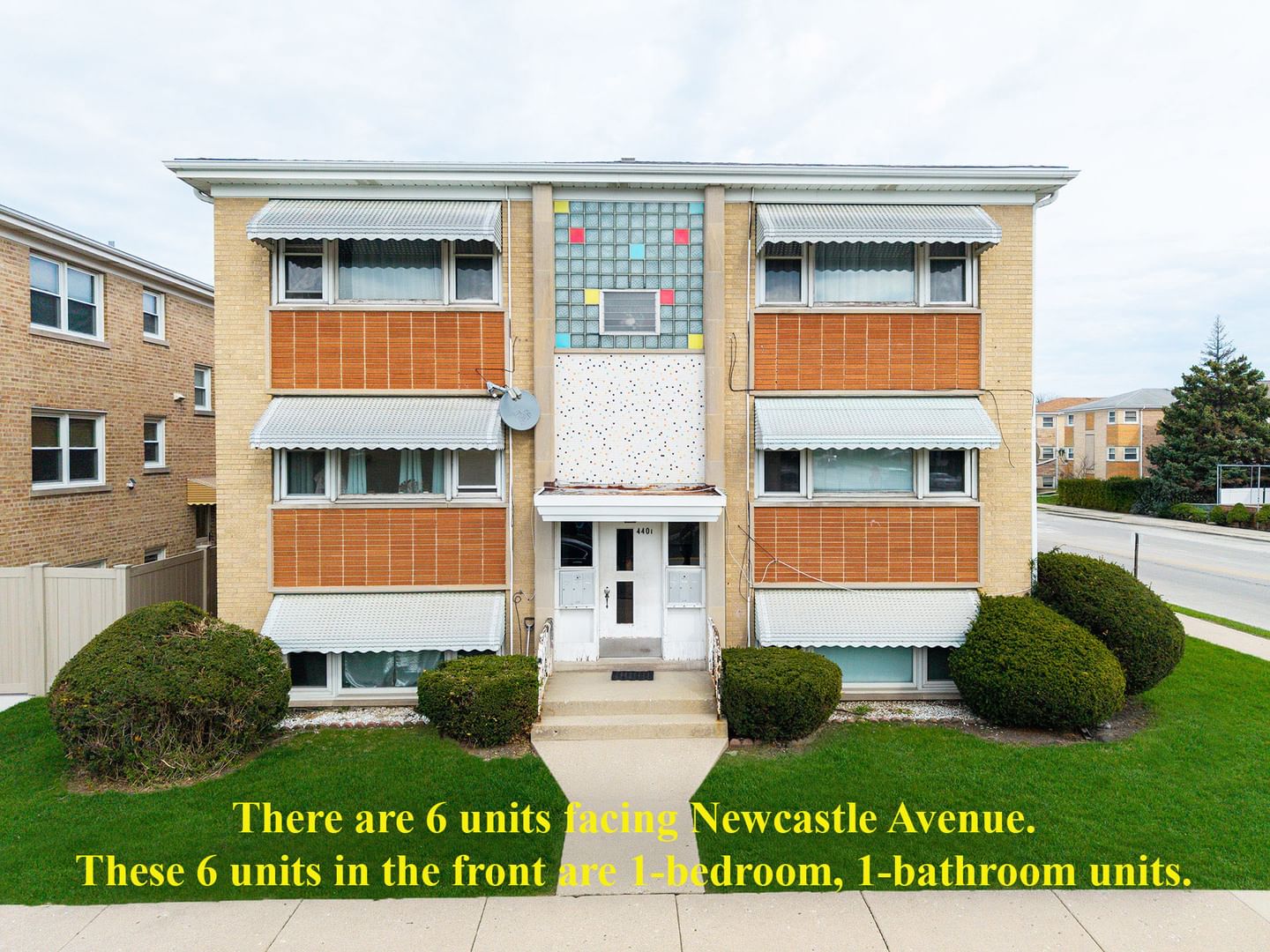 4401 N Newcastle Avenue, Harwood Heights, IL 60706 — exterior view