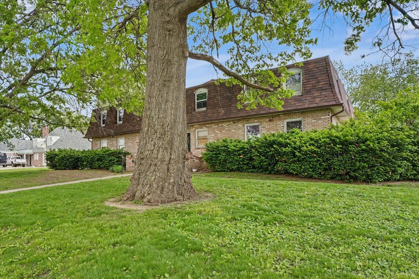 912 Crescent Drive #1-4, Champaign, IL 61821 — exterior view