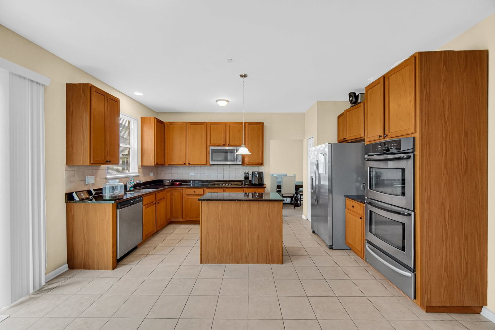 117 Bowman Street, Matteson, IL 60443 — kitchen view