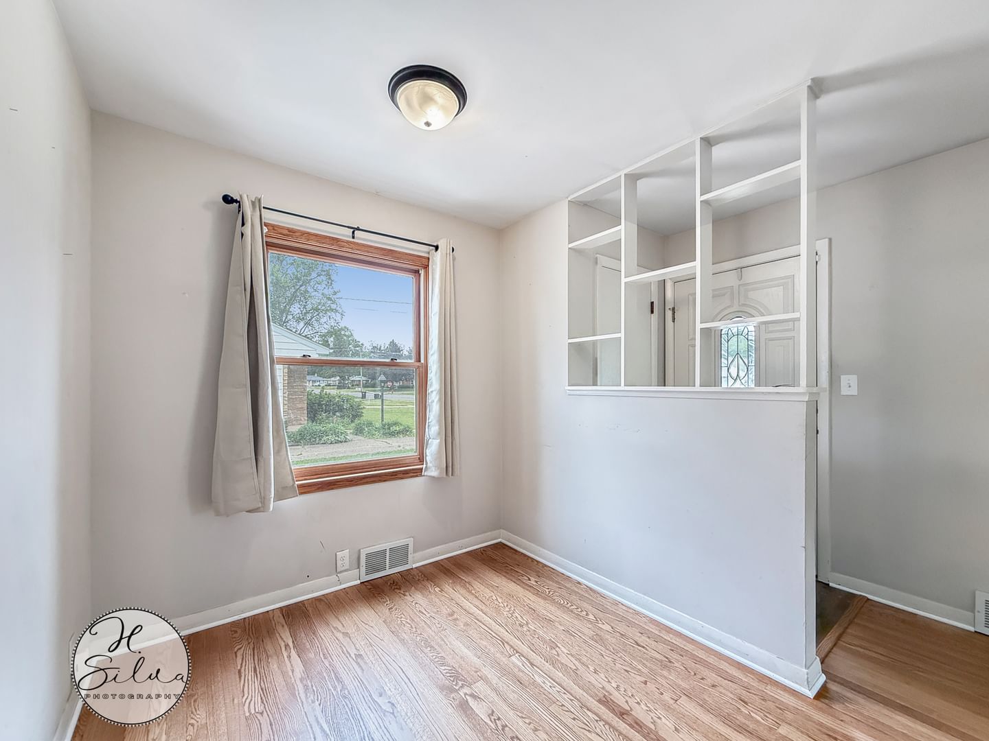 401 Linn Avenue, Crystal Lake, IL 60014 — exterior view