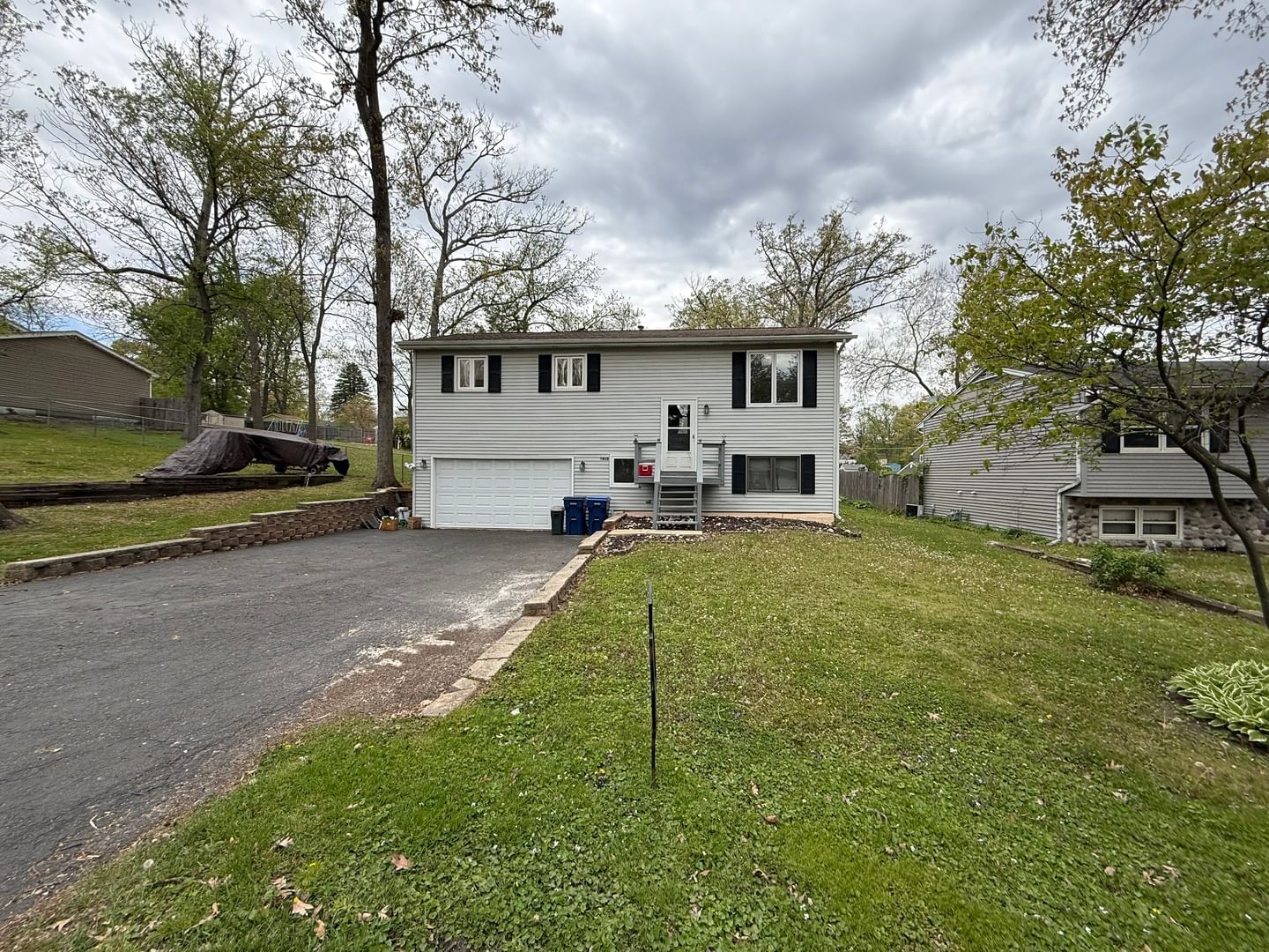 8910 Memory Trail, Wonder Lake, IL 60097 — exterior view