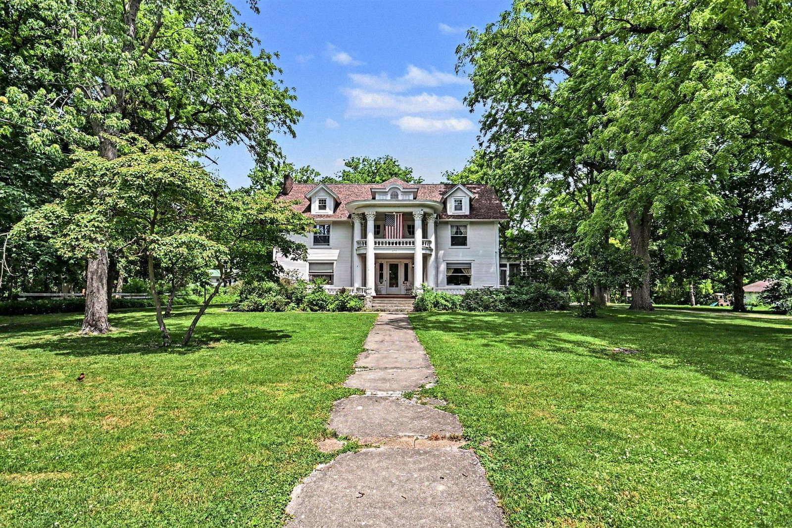 401 E Prairie Street, Odell, IL 60460 — exterior view