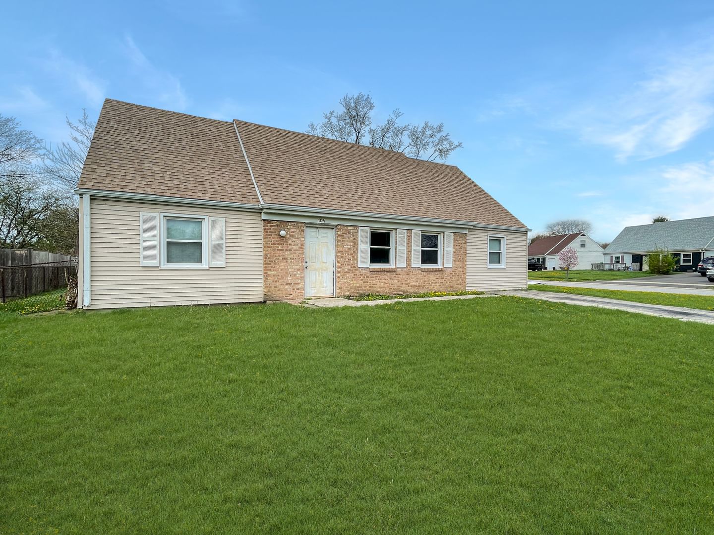 104 STONEHAM Court, Bolingbrook, IL 60440 — exterior view
