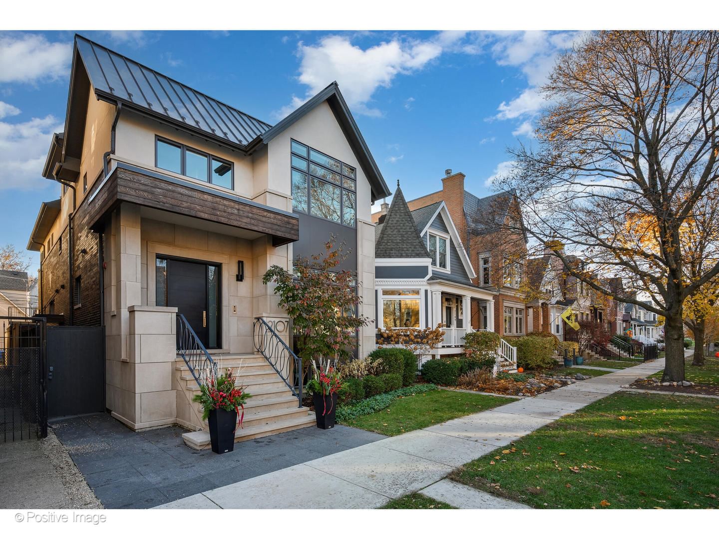 2107 W Bradley Place, Chicago, IL 60618 — exterior view