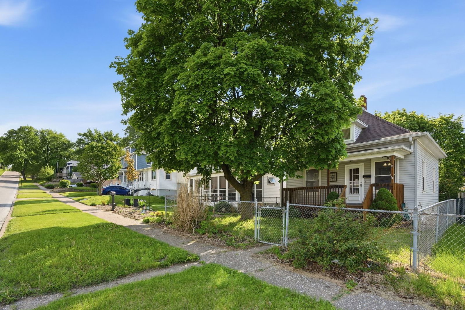 118 5th Street, Silvis, IL 61282 — exterior view