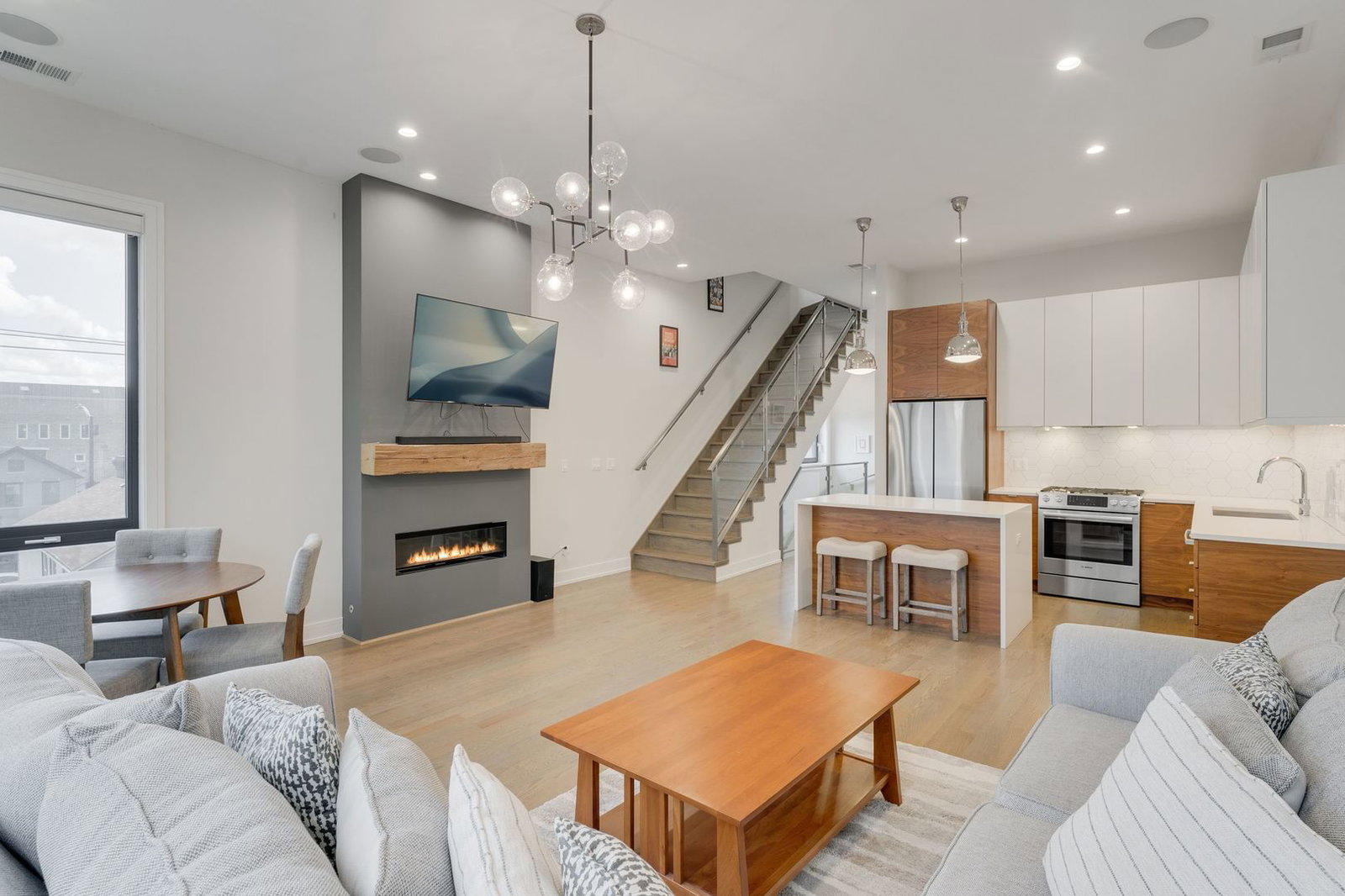 1012 N Paulina Street #3, Chicago, IL 60622 — exterior view