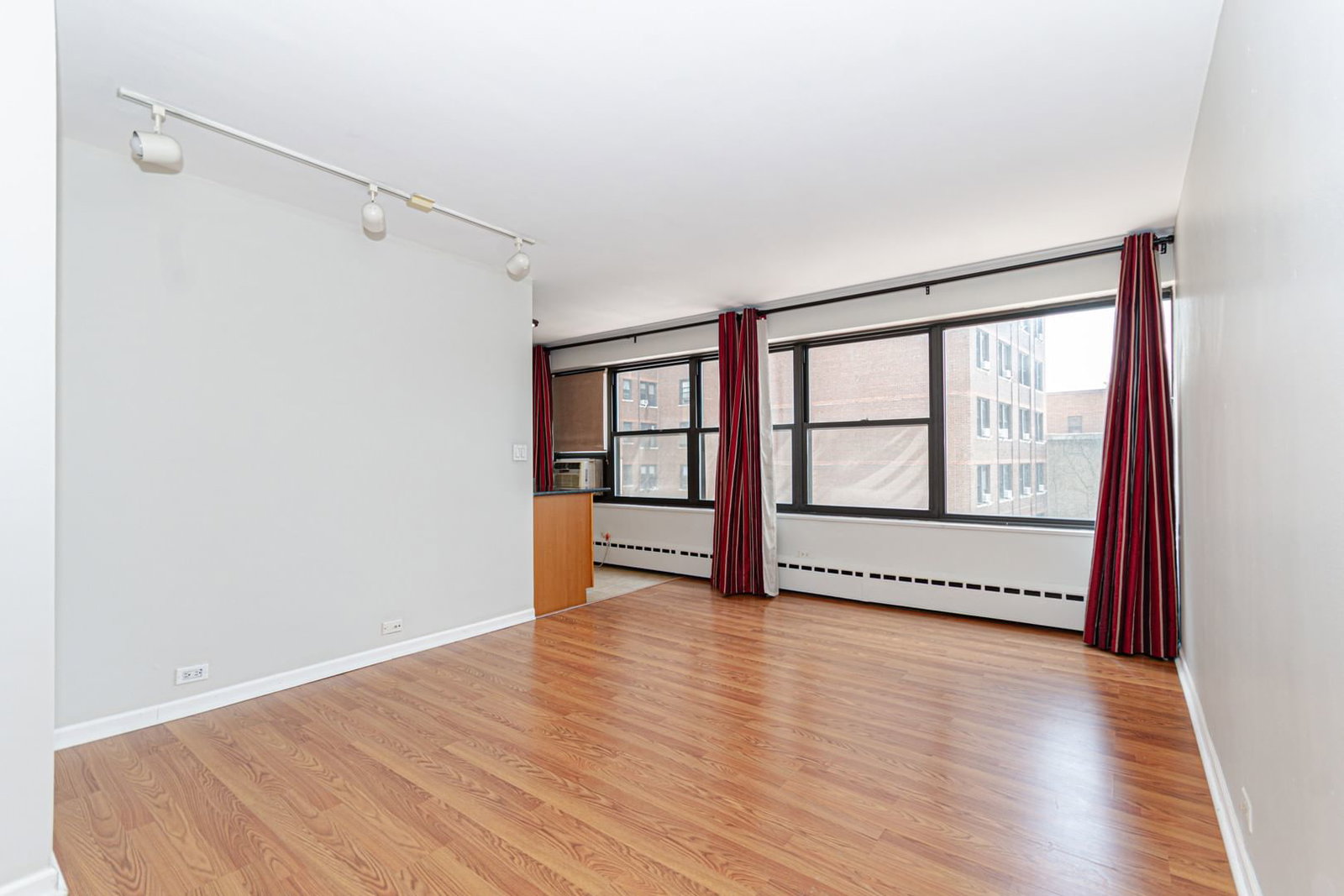 3420 N Lake Shore Drive #4K, Chicago, IL 60657 — exterior view