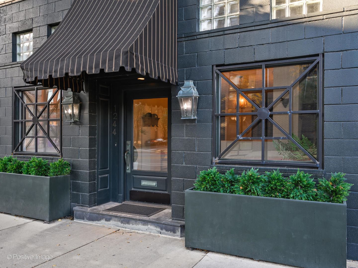 1244 W Chicago Avenue, Chicago, IL 60642 — exterior view