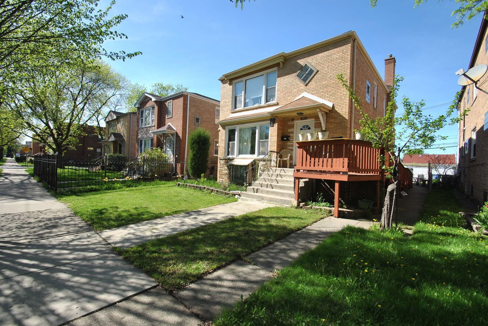 4916 W Montrose Avenue, Chicago, IL 60641 — exterior view